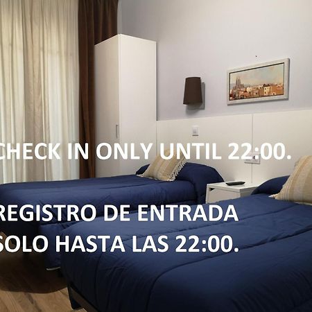 ホテル オスタル レセプス バルセロナ エクステリア 写真